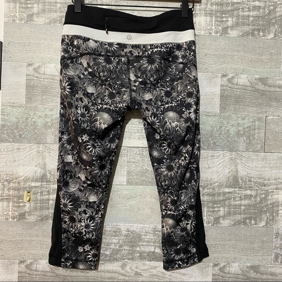Lululemon run inspire crop leggings 4 floral - Picture 3 of 10